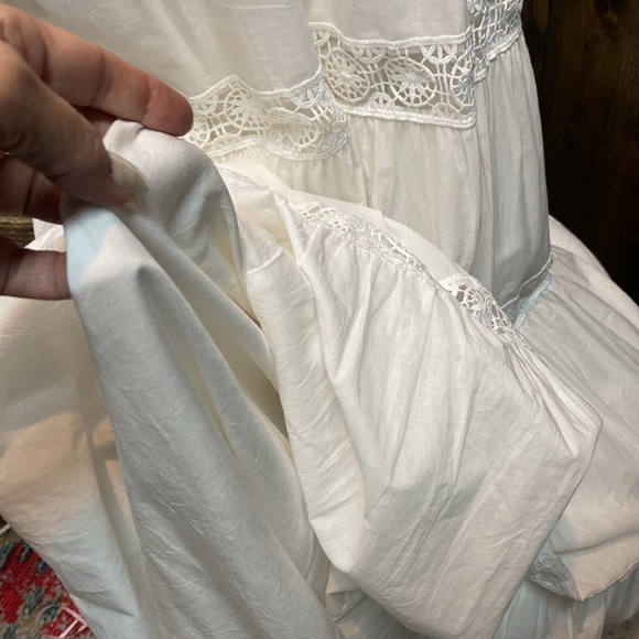 En Saison Tiered Lace Detail Midi Dress - Picture 13 of 13